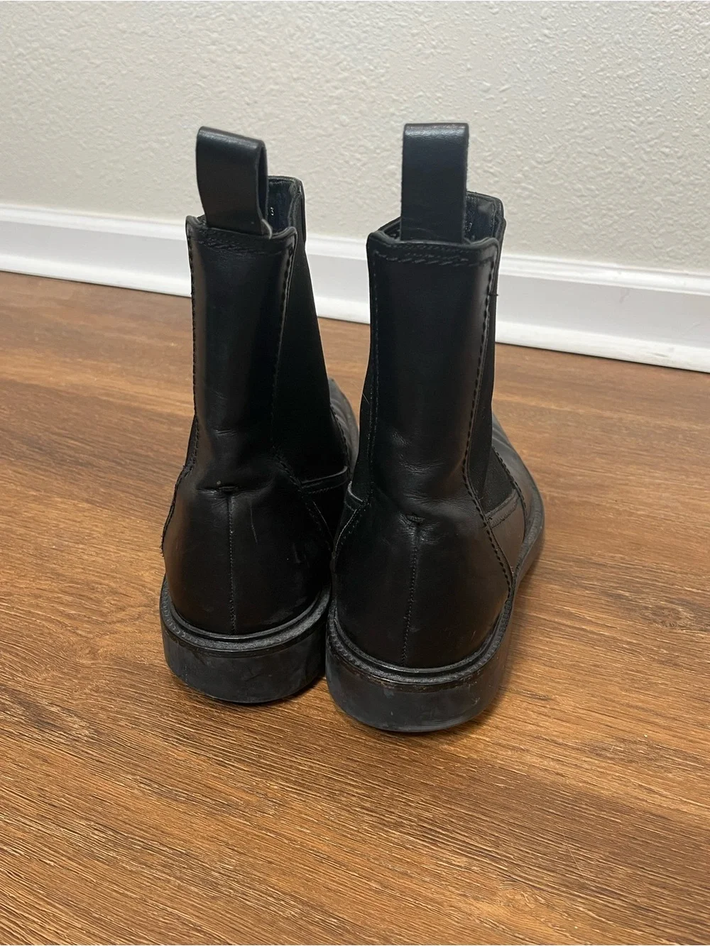 Gucci Black Leather Chelsea Pull On Boots Size 9.5